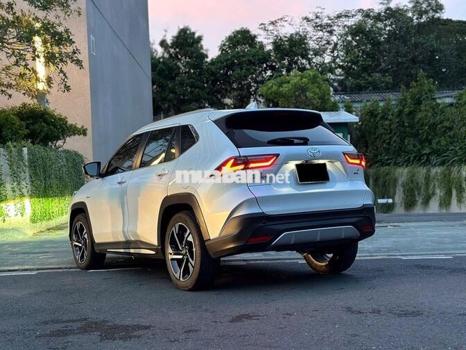 Toyota Yaris Cross model 2024 HEV Xăng điện