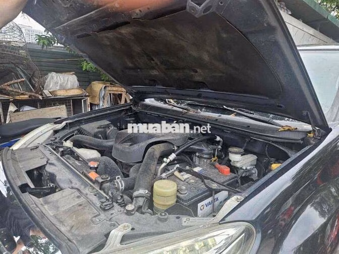Isuzu Mu-X Limited, Dầu, Đen, 2 cầu, số tự động