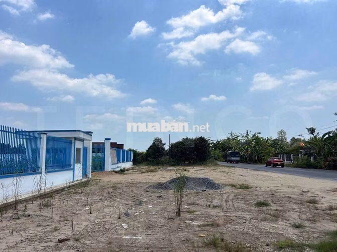 Bán gần 16.000 m² đất có mặt tiền giáp sông 2.000 tấn và lộ Container