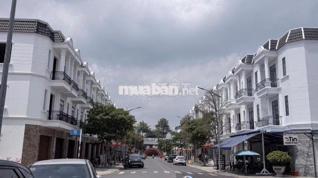 hàng hot nhà phố  T&T Long Hậu thanh toán 1,3 tỷ nhận nhà