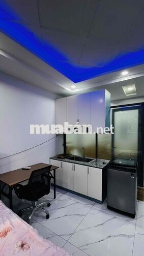 phòng đẹp cao cấp có cửa sổ thoáng mát