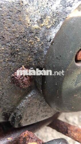 Bán cái xe vẫn nổ nhưng để lâu thủng mất 2 lốc máy