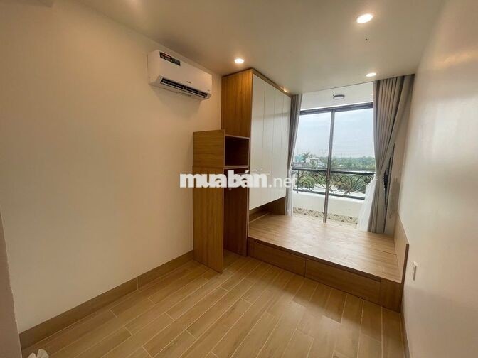 Giáp Q7, Phòng Full NT, Rộng 20m2, Ban Công, Thoáng Mát , An Ninh
