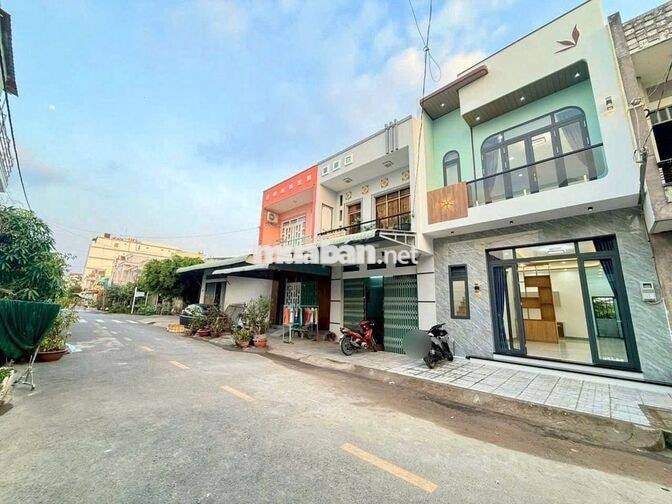 nhà ngộp ngay trường cấp 2 Hội Nghĩa chỉ 1ty585 có vay