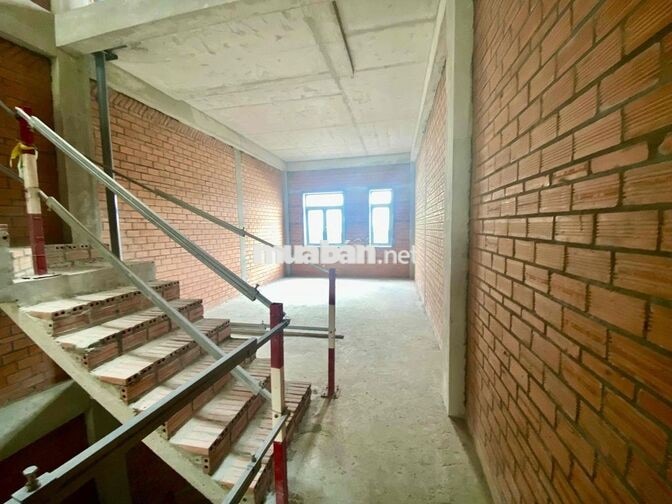 Nhà Phố Bcons 4 Tầng (245m²) – Giá 11 Tỷ - liền kề LÀNG ĐẠI HỌC, QL 1K