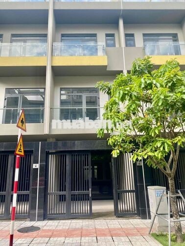 Nhà Phố Bcons 4 Tầng (245m²) – Giá 11 Tỷ - liền kề LÀNG ĐẠI HỌC, QL 1K