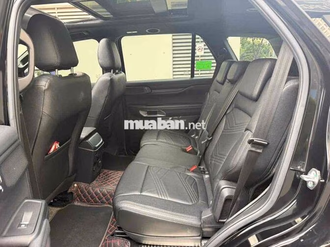 Ford Everest Titanium 2022 14.000km Đen