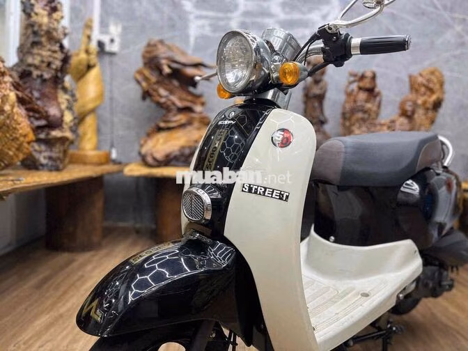 Scoopy 50cc đời 2019 dàn áo đẹp, máy zin êm.odo 5k