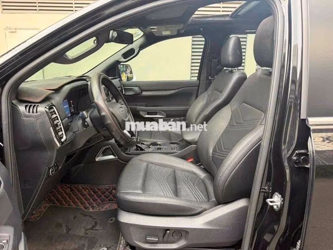 Ford Everest Titanium 2022 14.000km Đen