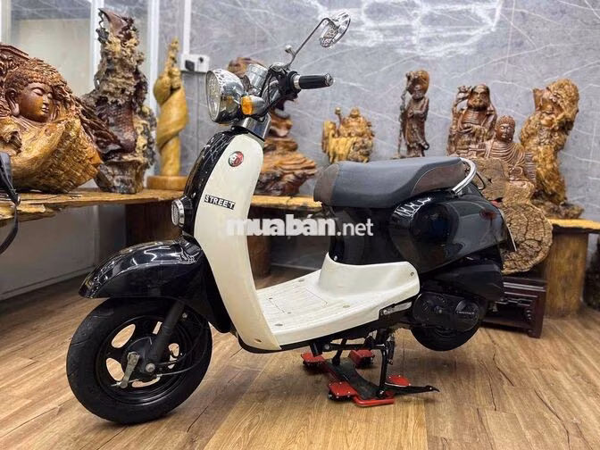 Scoopy 50cc đời 2019 dàn áo đẹp, máy zin êm.odo 5k
