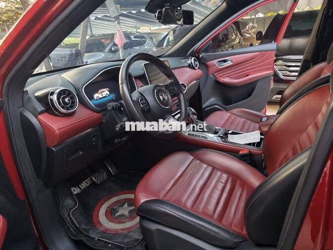MG HS 2.0 Trophy SUV Tự động Đỏ
