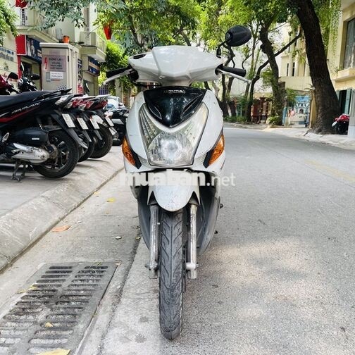 Honda Click 2009 trắng, zin nguyên, xe chất..