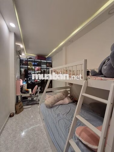 CHÍNH CHỦ- HOÀNG DIỆU Q4- 30m2- 4 LẦU ĐÚC- HOÀN CÔNG- CHỈ 5 TỶ TL