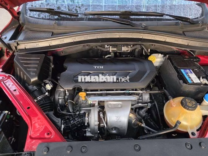 MG HS 2.0 Trophy SUV Tự động Đỏ