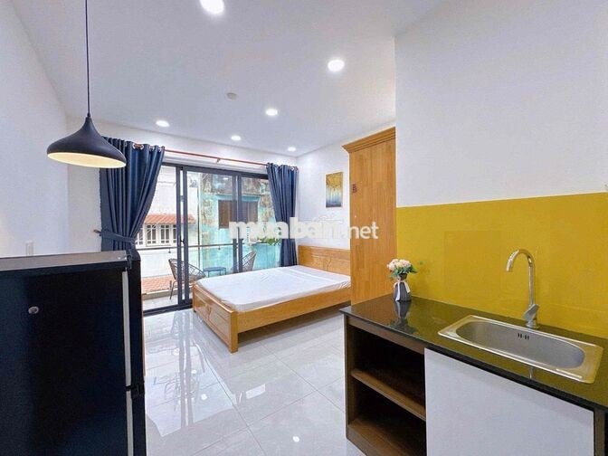 Cho thuê căn hộ ban công full nội thất ngay Lotte Mart gần RMIT,UFM