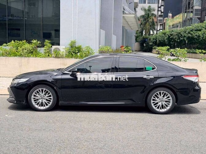 Toyota Camry 2.5Q 2021, đẹp, đi kĩ
