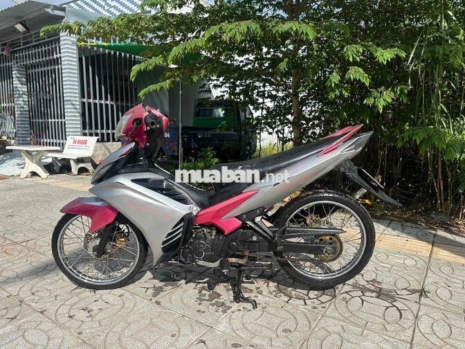 Xe số Exciter 135 Hồng Bạc Việt Nam