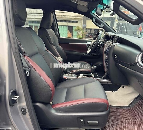 Toyota Fortuner Legender 2025 Dầu Tự động