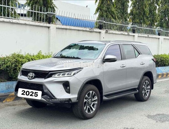 Toyota Fortuner Legender 2025 Dầu Tự động