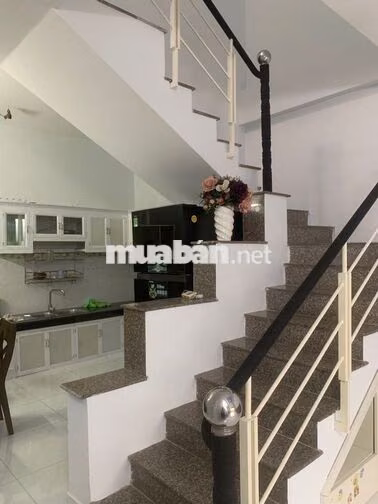 Nhà 2 tầng 40m chỉ 3,3 tỷ Lê Văn Lương - Quận 7