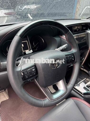 Toyota Fortuner Legender 2025 Dầu Tự động
