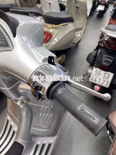 Piaggio Vespa Sprint IGET ABS Bạc