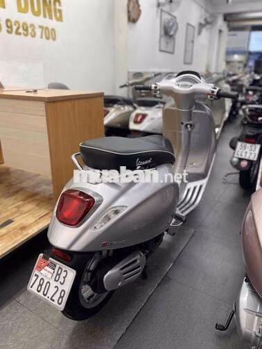 Piaggio Vespa Sprint IGET ABS Bạc