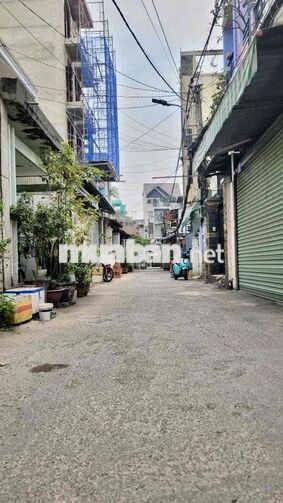 Nhà Cấp 4. Đang Sơn Sửa 4,2x13m (1Phòng Ngủ) Hẻm 5m Thông. GÒ DẦU