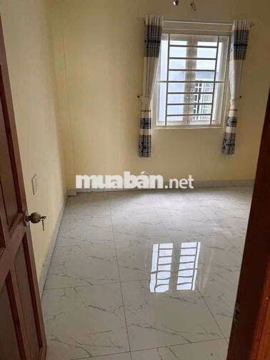 Nhà cho thuê NGUYÊN CĂN giá 8tr gần ngã 4 PHL đường LVL