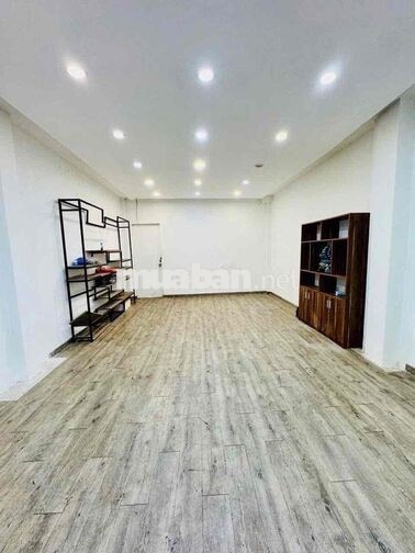 Cho thuê nhà mặt tiền sát Vincom Quang Trung phường 10
