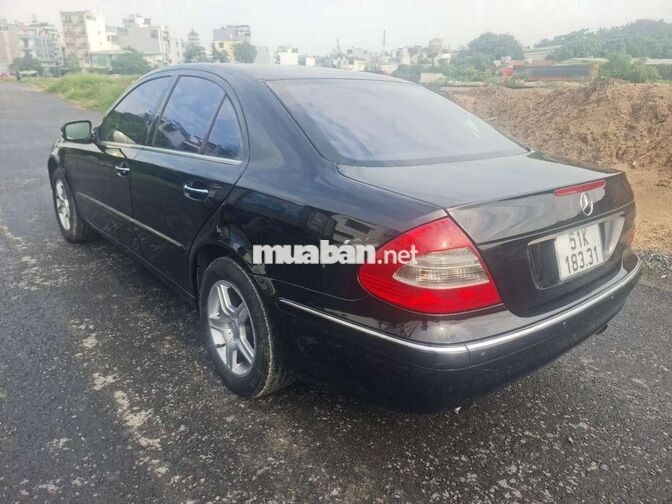 Mercedes E200 2004 Đen Sài Gòn