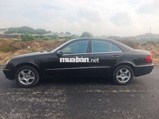 Mercedes E200 2004 Đen Sài Gòn