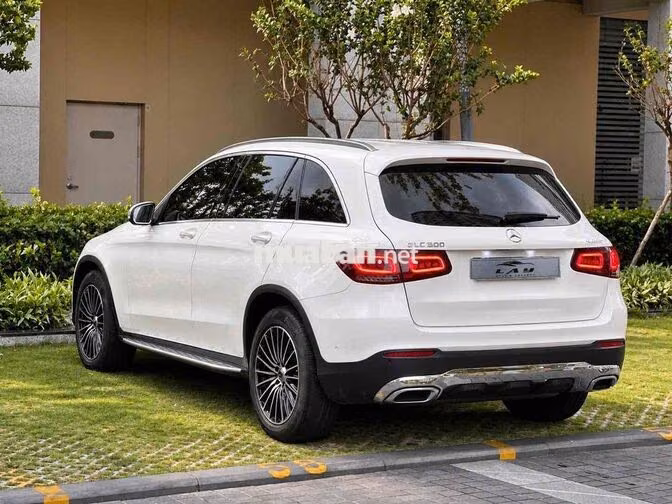 Mercedes-Benz GLC200 4MATIC 2021 Trắng Tự động