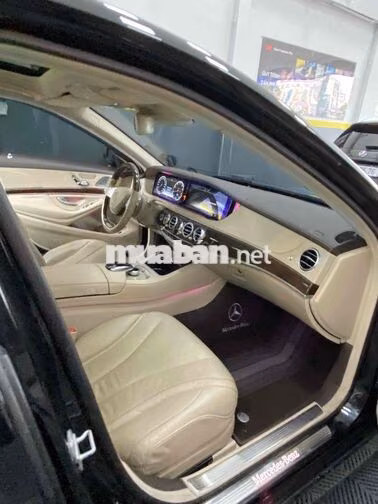 Mercedes-Benz S400 Đen Da 5 Chỗ