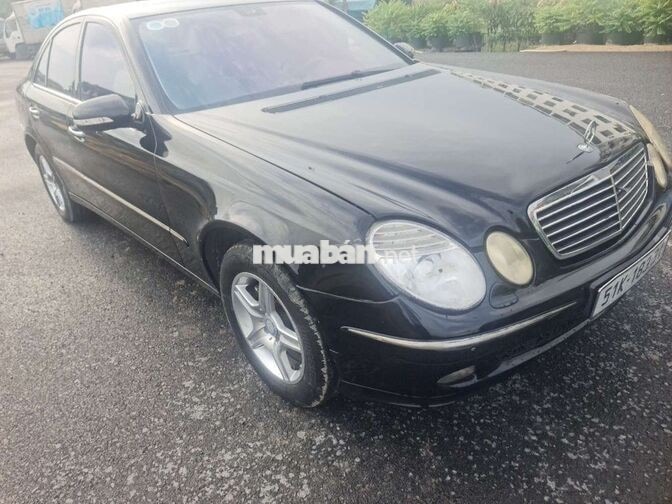 Mercedes E200 2004 Đen Sài Gòn