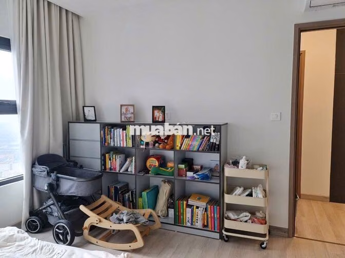 Bán 3 ngủ to- 98m2 - 6,8 tỷ , đủ đồ - Vinhomes Smart City Tây Mỗ