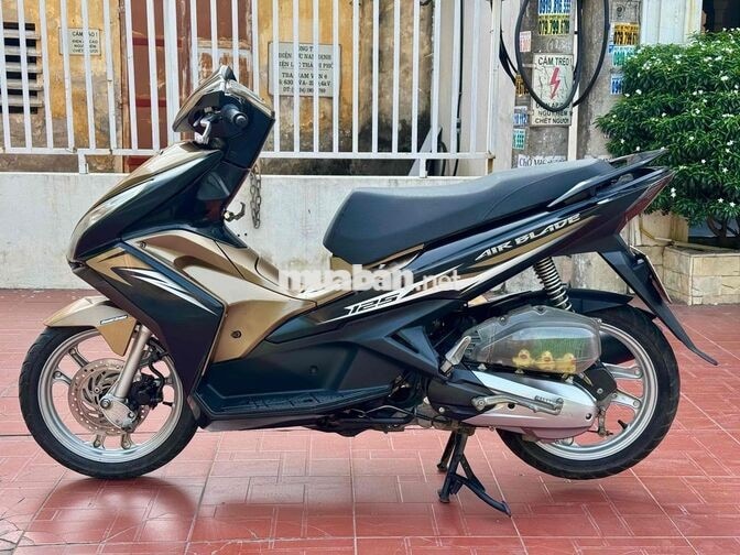 Honda Air Blade 125cc 2013 Đen, Vàng đồng