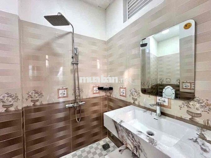 Hẻm 6m Thông Phú Thọ Hoà,, 3 Tấm, 4 x 18m, 4 Phòng, 4 wc