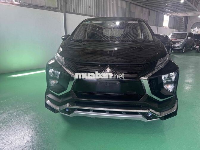 Mitsubishi Xpander 7 chỗ màu Đen