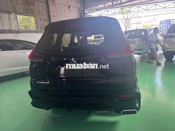 Mitsubishi Xpander 7 chỗ màu Đen