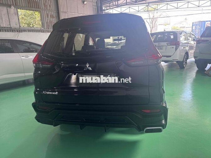 Mitsubishi Xpander 7 chỗ màu Đen