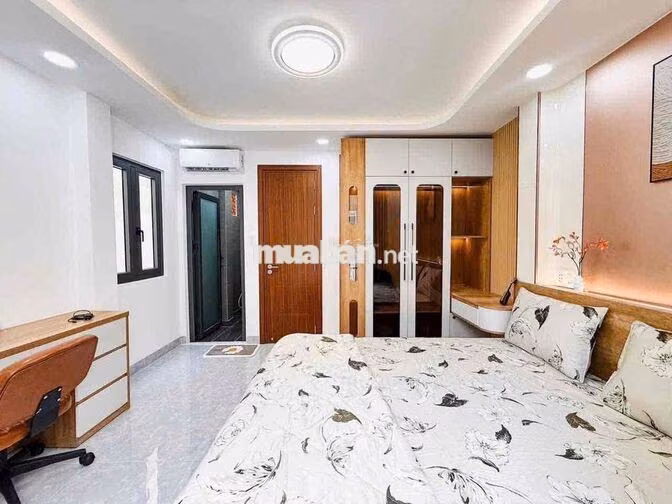 Nhà HXT 8M Thông Phạm Văn Chiêu 3Lầu 5PN 6WC 20tr