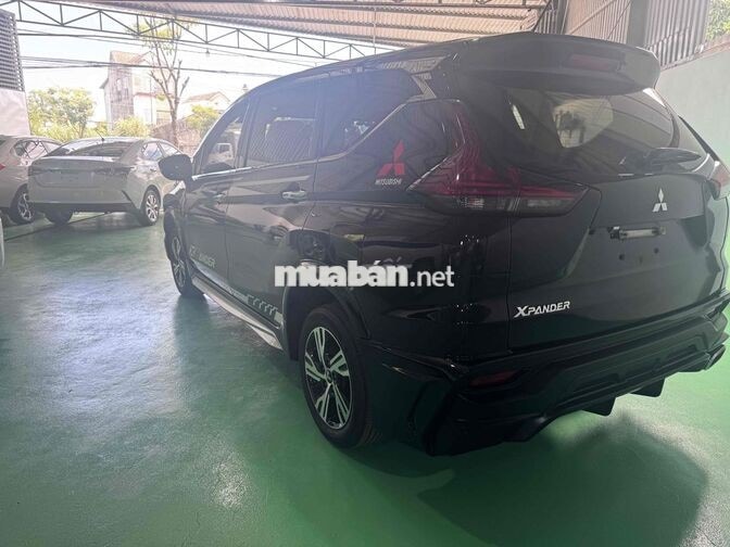 Mitsubishi Xpander 7 chỗ màu Đen