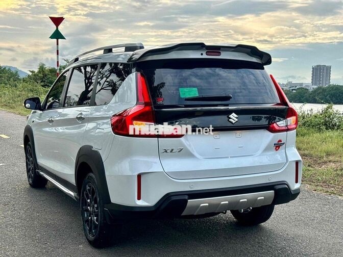 Suzuki XL7 Hybrid 2025 Trắng 1.5 vạn