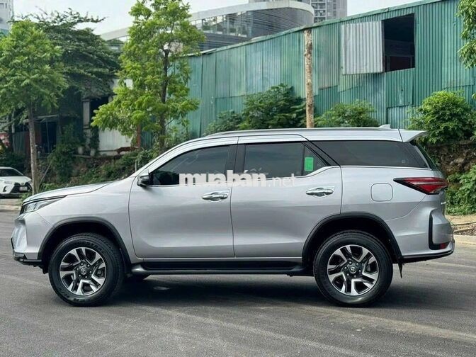 Toyota Fortuner Legender 2.4AT 2025 máy dầu