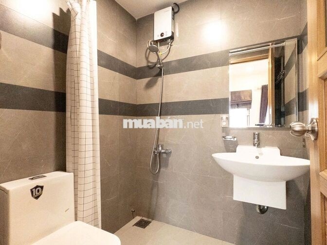 Cho thuê căn hộ 35m2, có ban công, ngay cầu rồng, gần biển Mỹ Khê