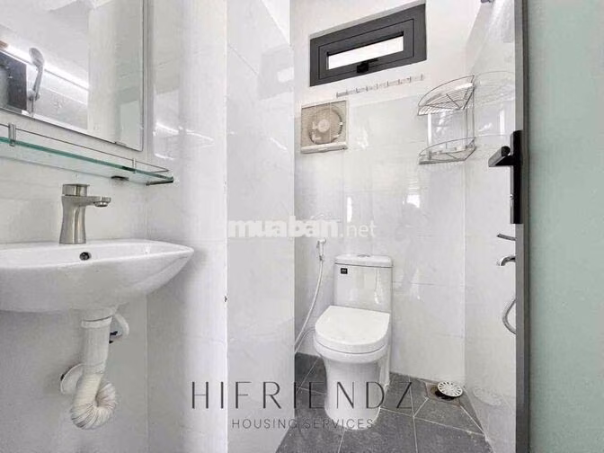 PHÒNG CỬA SỔ TRỜI - CÓ MÁY LẠNH - THANG MÁY MỚI - TÔ HIỆU SÁT VHU