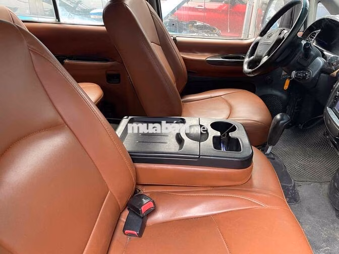 Hyundai Starex 6 chỗ tự động 2004 Nâu