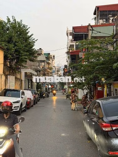 Bán nhà 3 thoáng Phố ĐÀ NẴNG, ô tô tránh, kinh doanh, 51m2, 3.9 tỷ
