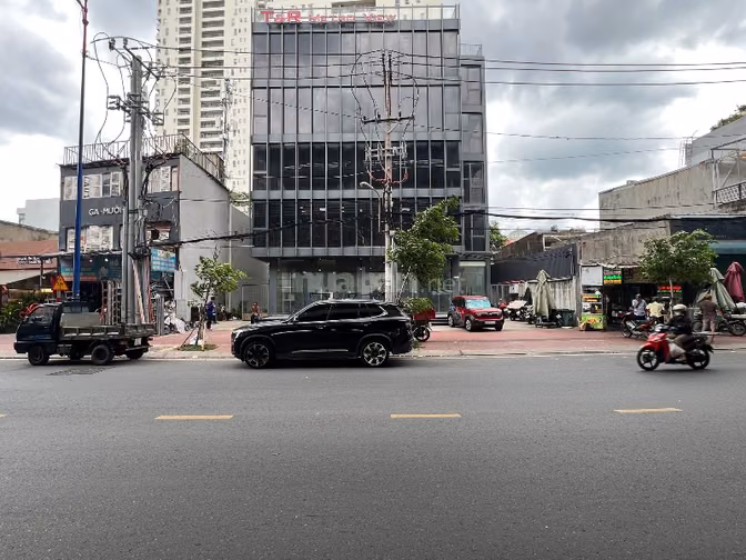 ✨ TOÀ NHÀ VĂN PHÒNG NGAY TRƯỚC MẶT CỔNG GA METRO THẢO ĐIỀN!!!